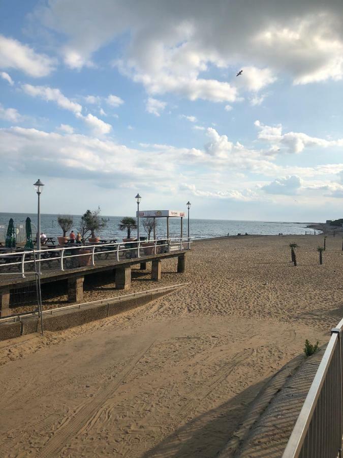 Caledonia Summertime Villa Jaywick Sands Dış mekan fotoğraf